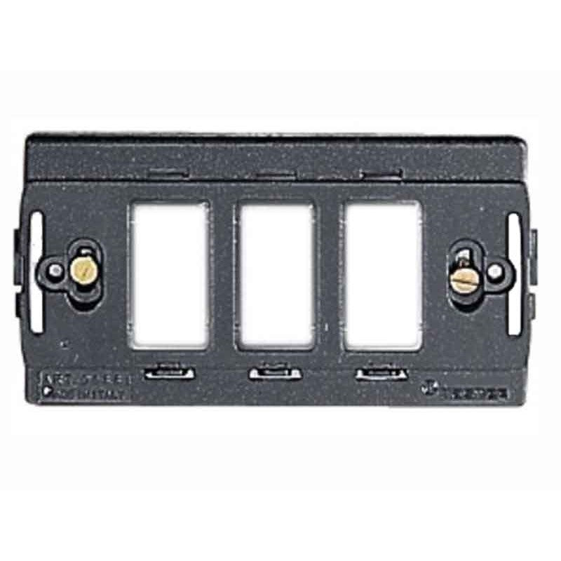 Supporto 3 moduli Master compatibile anche con interruttori Bticino Magic Supporto 3 moduli Master compatibile anche con interruttori Bticino Magic